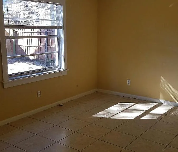 2324 W Grace St — Photo 17