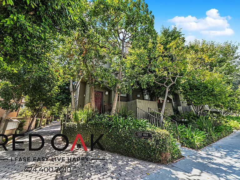 283 S Hudson Ave #19 — Photo 4