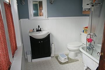 4th image of 2912 Floyd Ave #Up