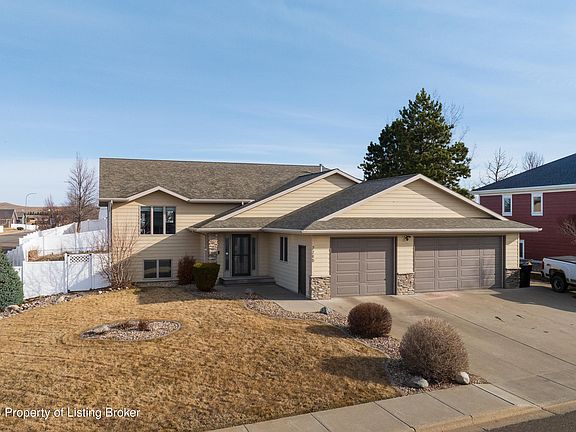 2nd image of 2280 5th St W