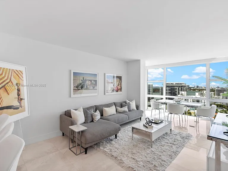 6801 Collins Ave #1402 — Photo 9