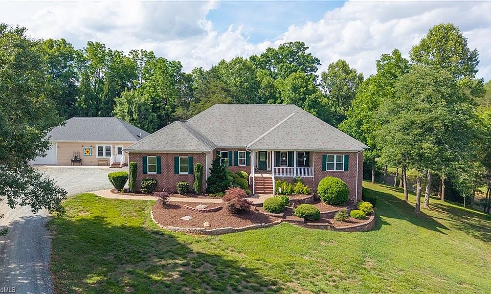 1st image of 2648 Millbrook Dr