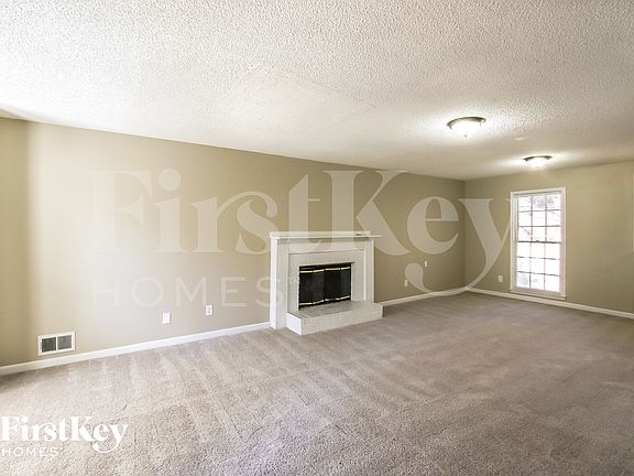 3rd image of 130 Whisperwood Ln NW