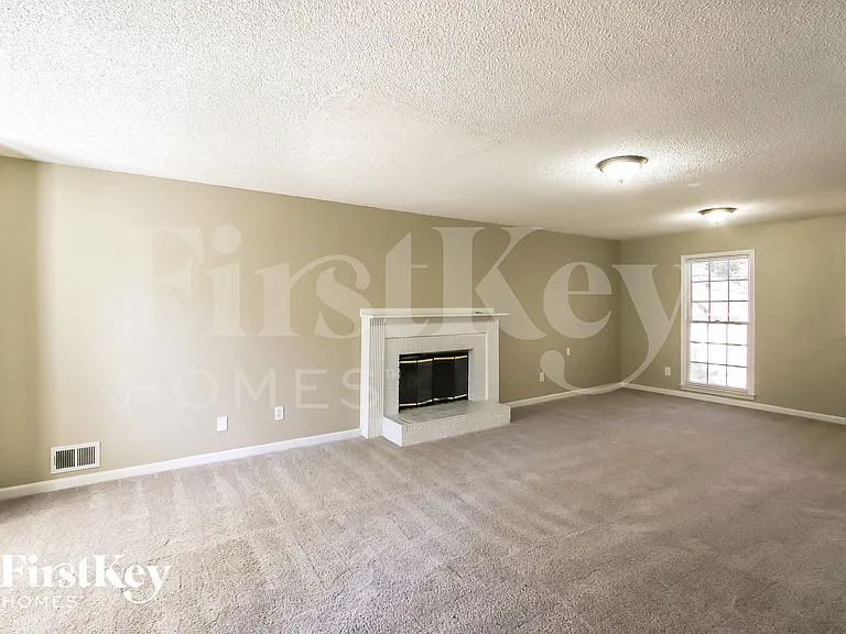 130 Whisperwood Ln NW — Photo 3