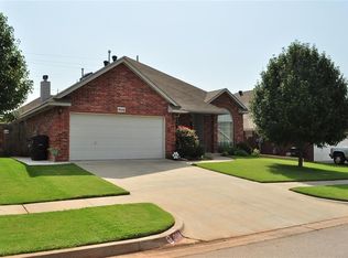 908 Elm Creek Dr, Moore, OK 73160