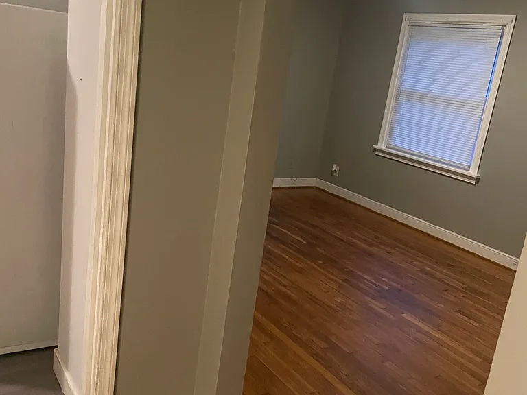 1423 Willis St — Photo 5