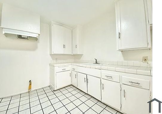 4th image of 6337 10th Ave