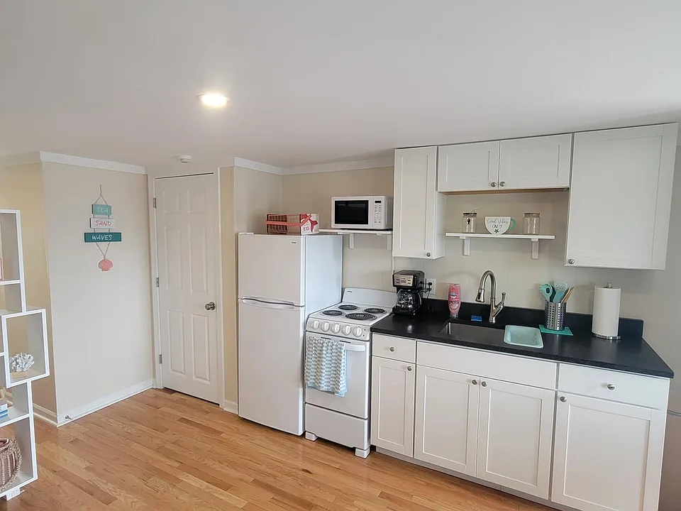78 E Grand Ave #203