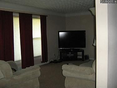 3rd image of 326 Walworth Dr