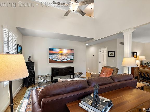 3rd image of 1656 Washington Blvd