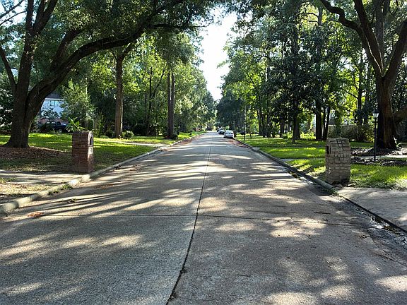 4th image of 6714 Spring Leaf Dr