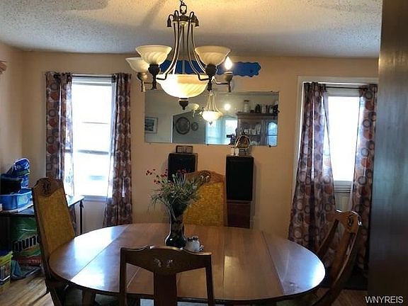 5th image of 2708 Woodlawn Ave