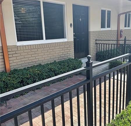 2nd image of 404 SE 16th St APT 2
