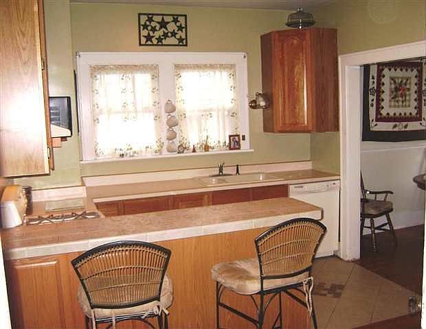 2nd image of 815 Decamp Ave