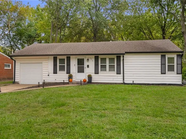 5919 W 74th St, Overland Park, KS 66204