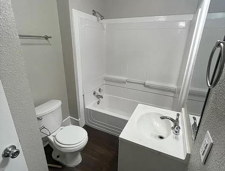 1521 Pine Ave — Photo 11