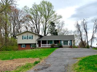 4606 Holly Ridge Rd, Rockville, MD 20853