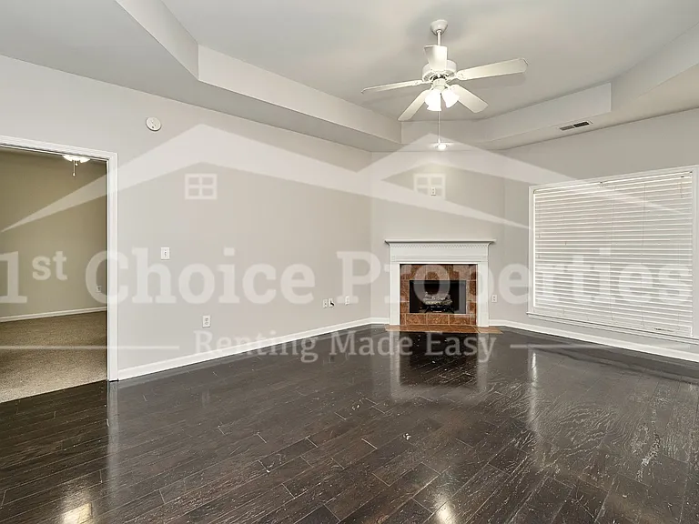 916 Daventry Trl — Photo 4