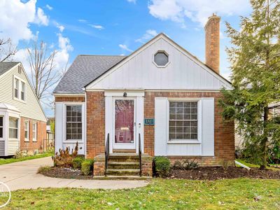 1521 Brys Dr, Grosse Pointe Woods, MI, 48236