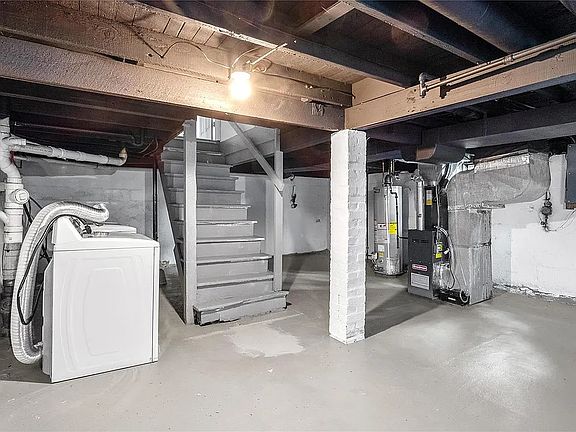 4th image of 6709 Myron Ave
