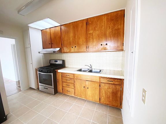 5th image of 2234 41st Ave
