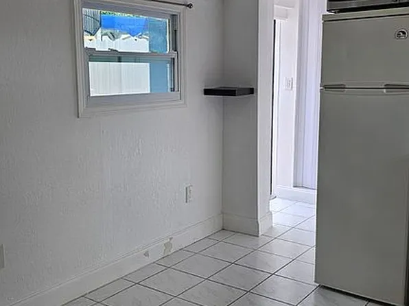 (undisclosed Address), Miami, FL 33165