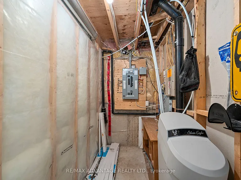 1489 Coronation Dr — Photo 28