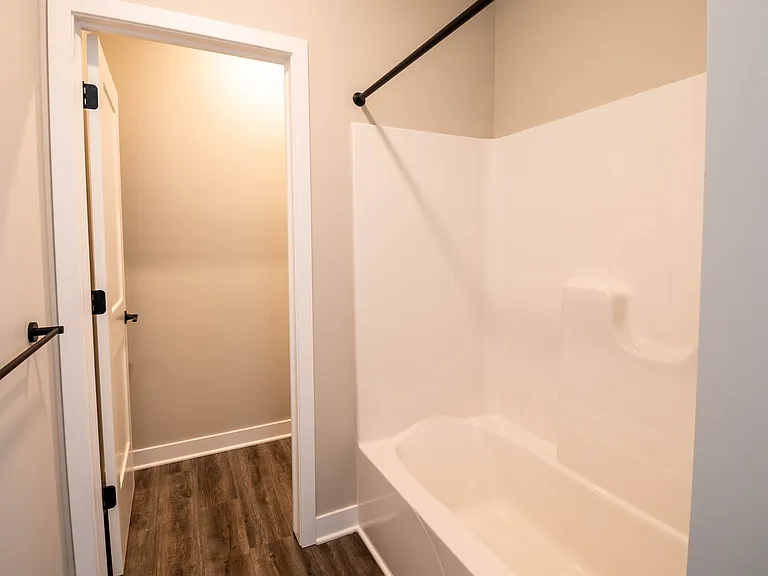Second Floor Full Bathroom