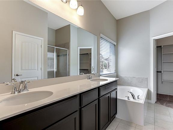 4th image of 536 Haven Dr