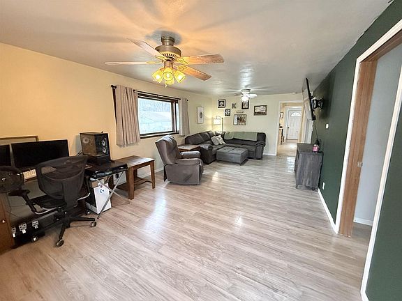 3rd image of 2127 Rockport Road