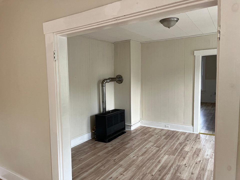 2nd image of 9 Crescent St #3