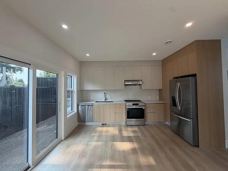 9XX Westmount Dr — Photo 6