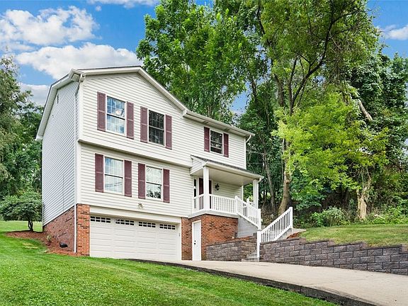 2nd image of 928 Delfield Dr
