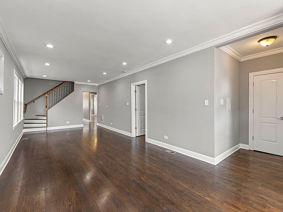 4th image of 5941 W Warwick Ave