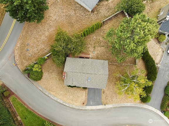 4th image of 6800 Skyview Place NW