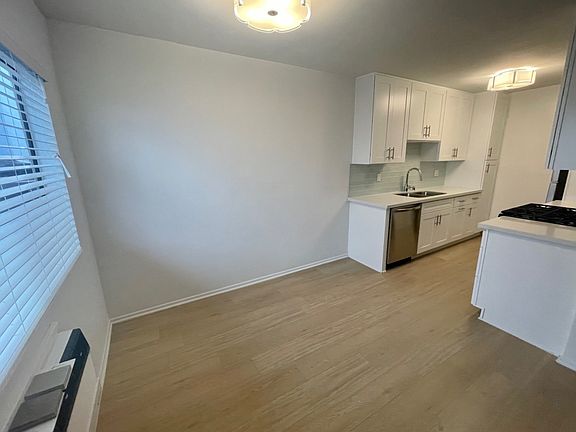3rd image of 1415 S Saltair Ave #3