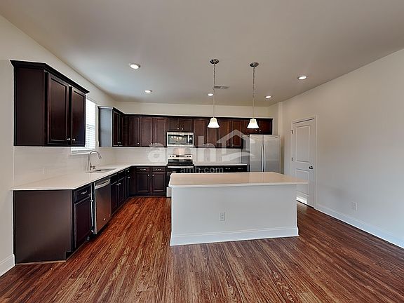 3rd image of 111 Keyser Dr