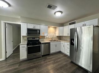 501 N Grant St APT C, Crown Point, IN 46307