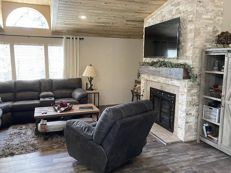 3239 Pine Needle Dr — Photo 11