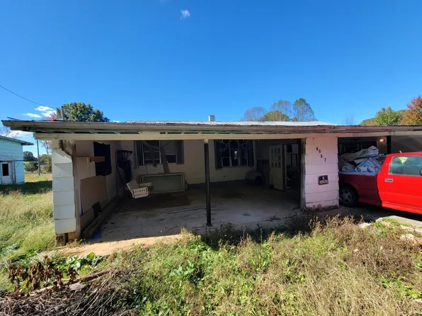 6097 Wards Rd, Hurt, VA 24563
