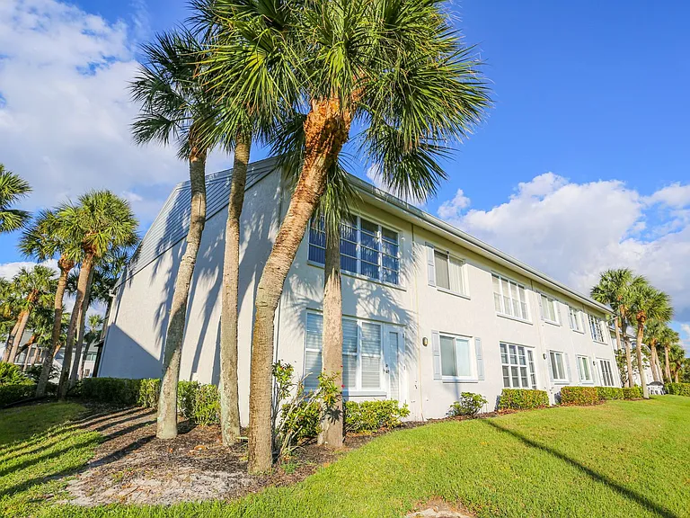 4030 Northlight Dr — Photo 46