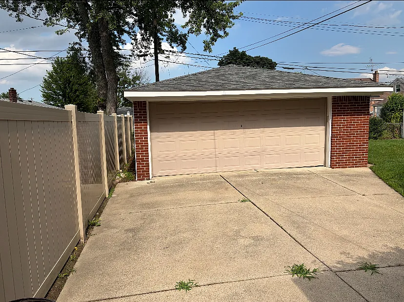 3 bed, 1.5 bath, 1268 sqft, $2,000 — Photo 3
