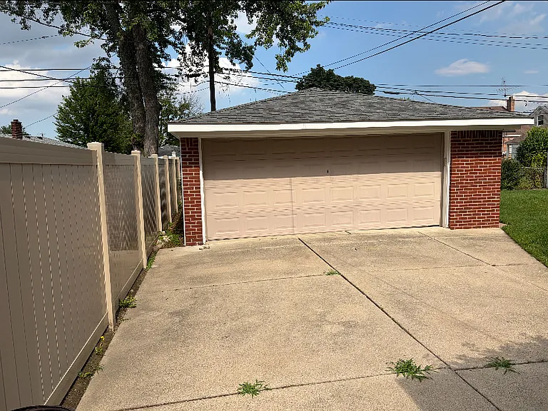 8949 Fox Ave — Photo 3