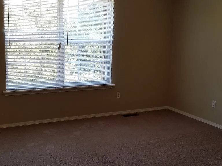 17 Slifer Dr — Photo 9