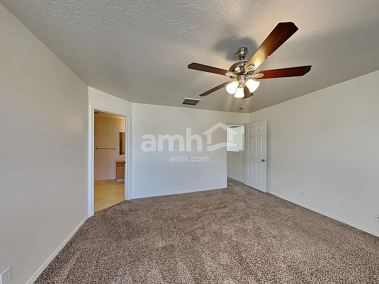 895 E Folgado Ct — Photo 15