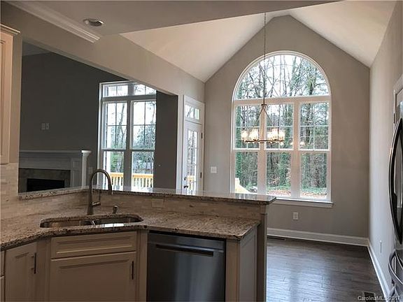 5th image of 237 Woodstream Cir #68