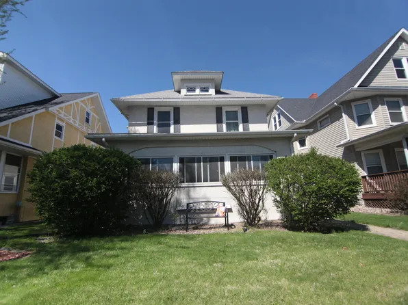 1714 25th St, Rock Island, IL 61201