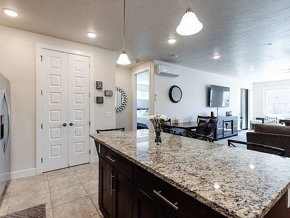 4th image of 5662 W Clubhouse Dr