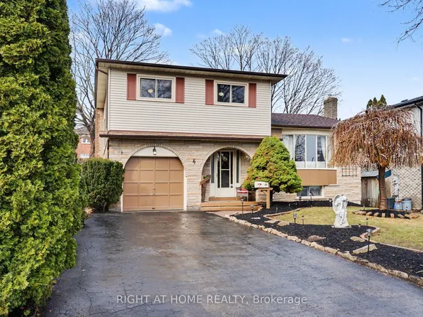 4 Falcon Ct, Whitby, ON L1N 6V5