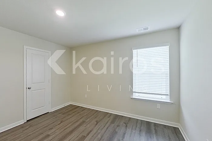 1103 Freedom Pkwy — Photo 17